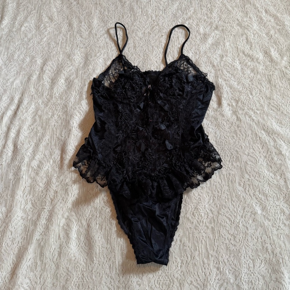 Vintage Fredrick’s of Hollywood lace ruffled tassel negligee lingerie bodysuit